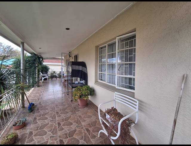3 BEDROOM HOUSE FOR SALE IN RENSBURG